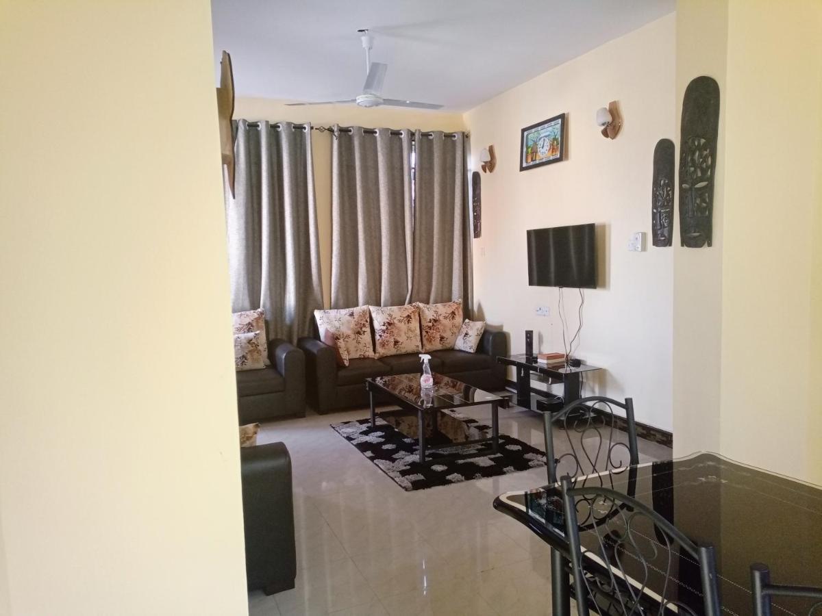 Chibuba Airport Accommodation ダル・エス・サラーム エクステリア 写真