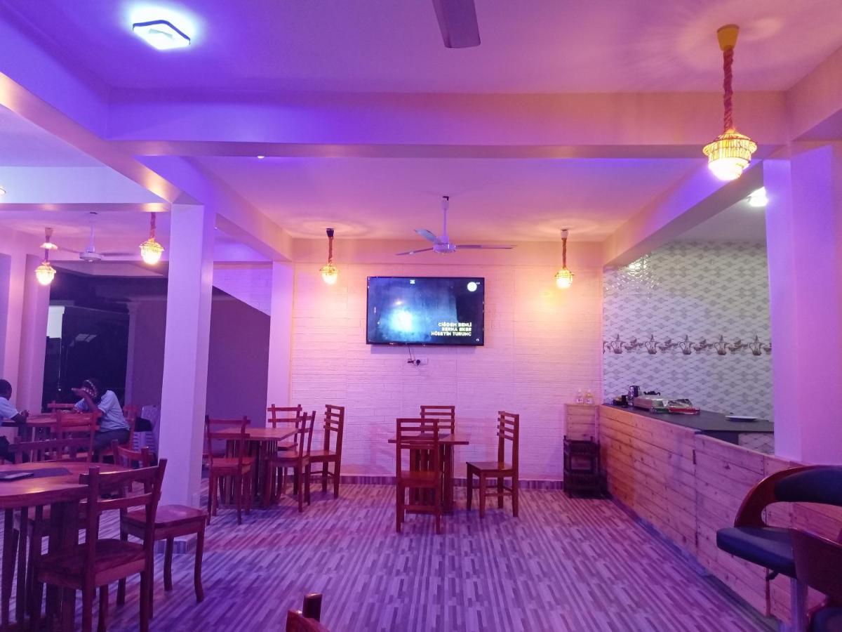 Chibuba Airport Accommodation ダル・エス・サラーム エクステリア 写真
