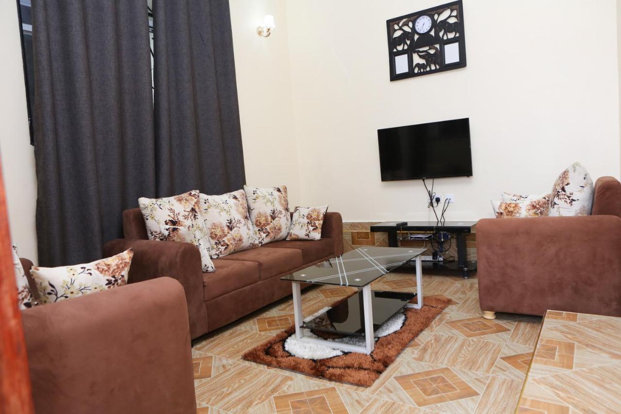 Chibuba Airport Accommodation ダル・エス・サラーム エクステリア 写真