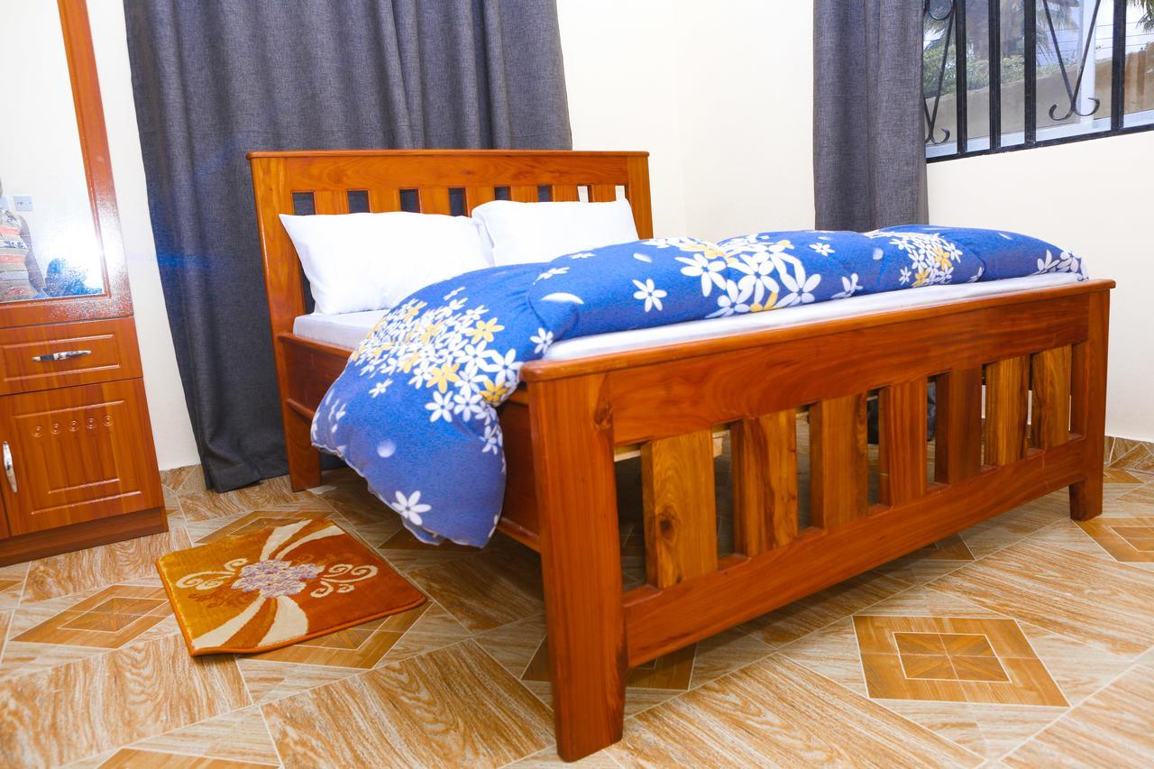 Chibuba Airport Accommodation ダル・エス・サラーム エクステリア 写真