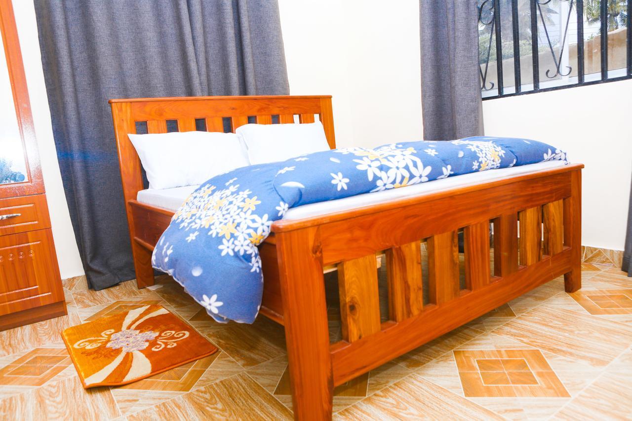 Chibuba Airport Accommodation ダル・エス・サラーム エクステリア 写真