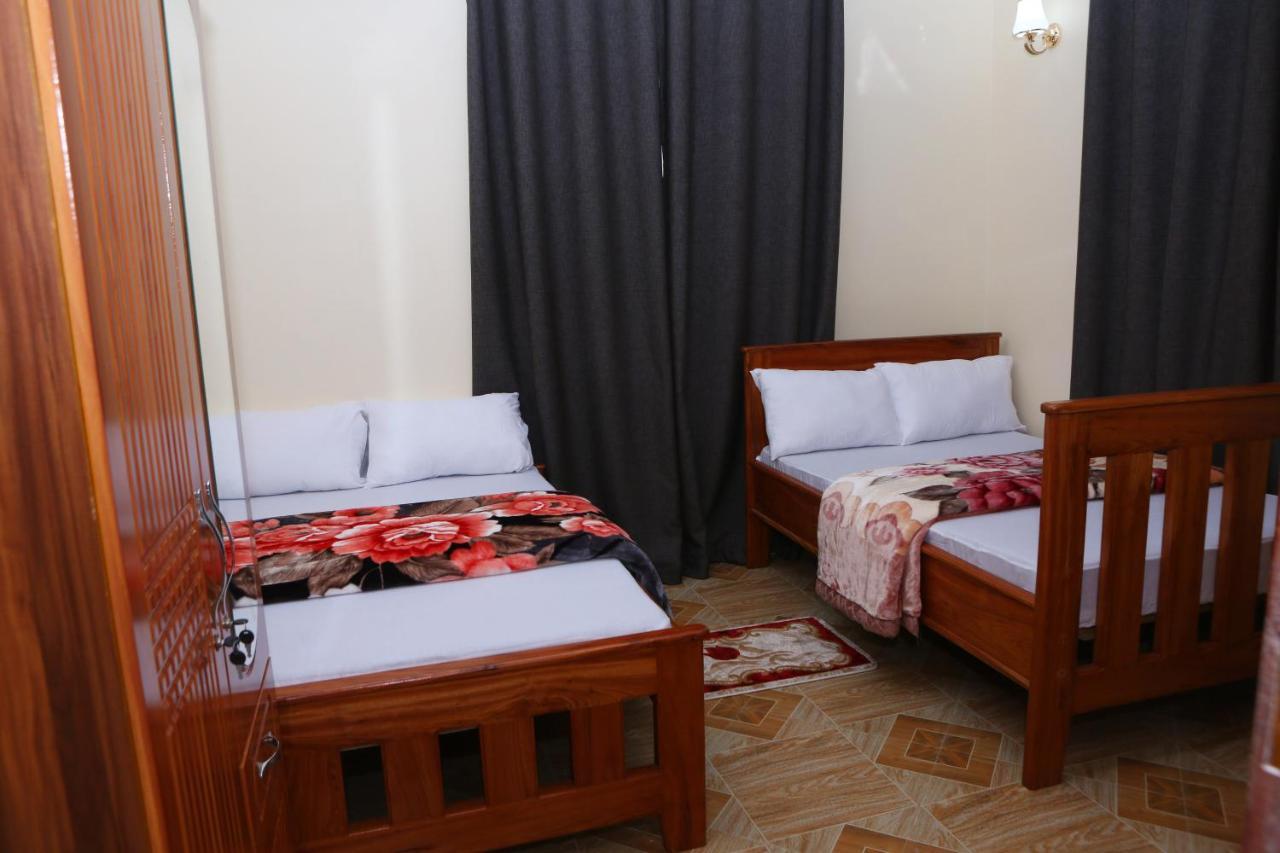 Chibuba Airport Accommodation ダル・エス・サラーム エクステリア 写真