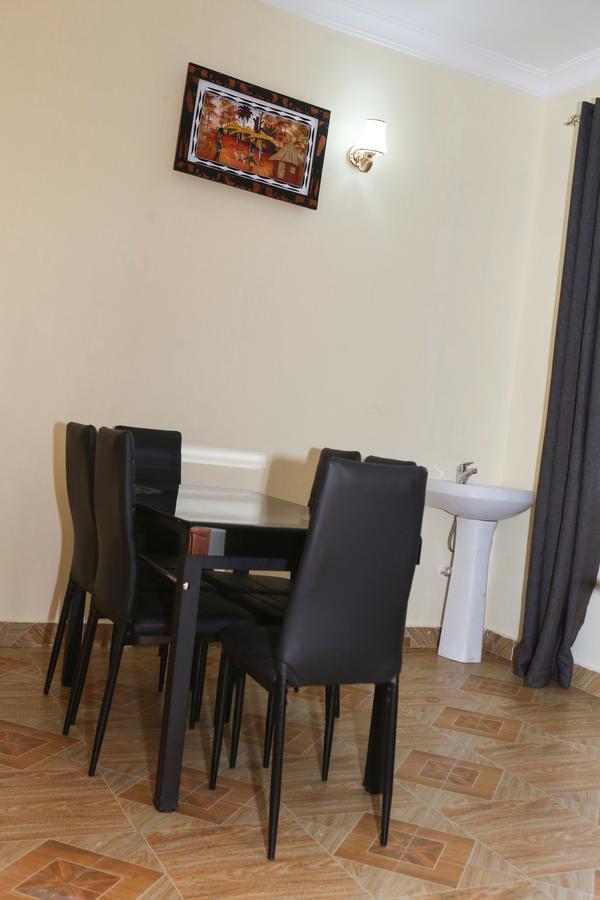 Chibuba Airport Accommodation ダル・エス・サラーム エクステリア 写真