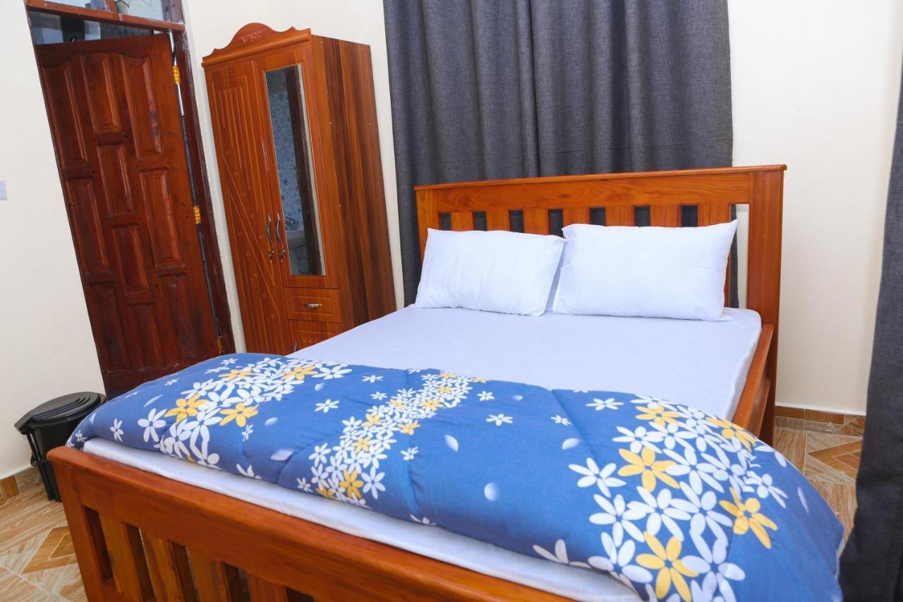 Chibuba Airport Accommodation ダル・エス・サラーム エクステリア 写真