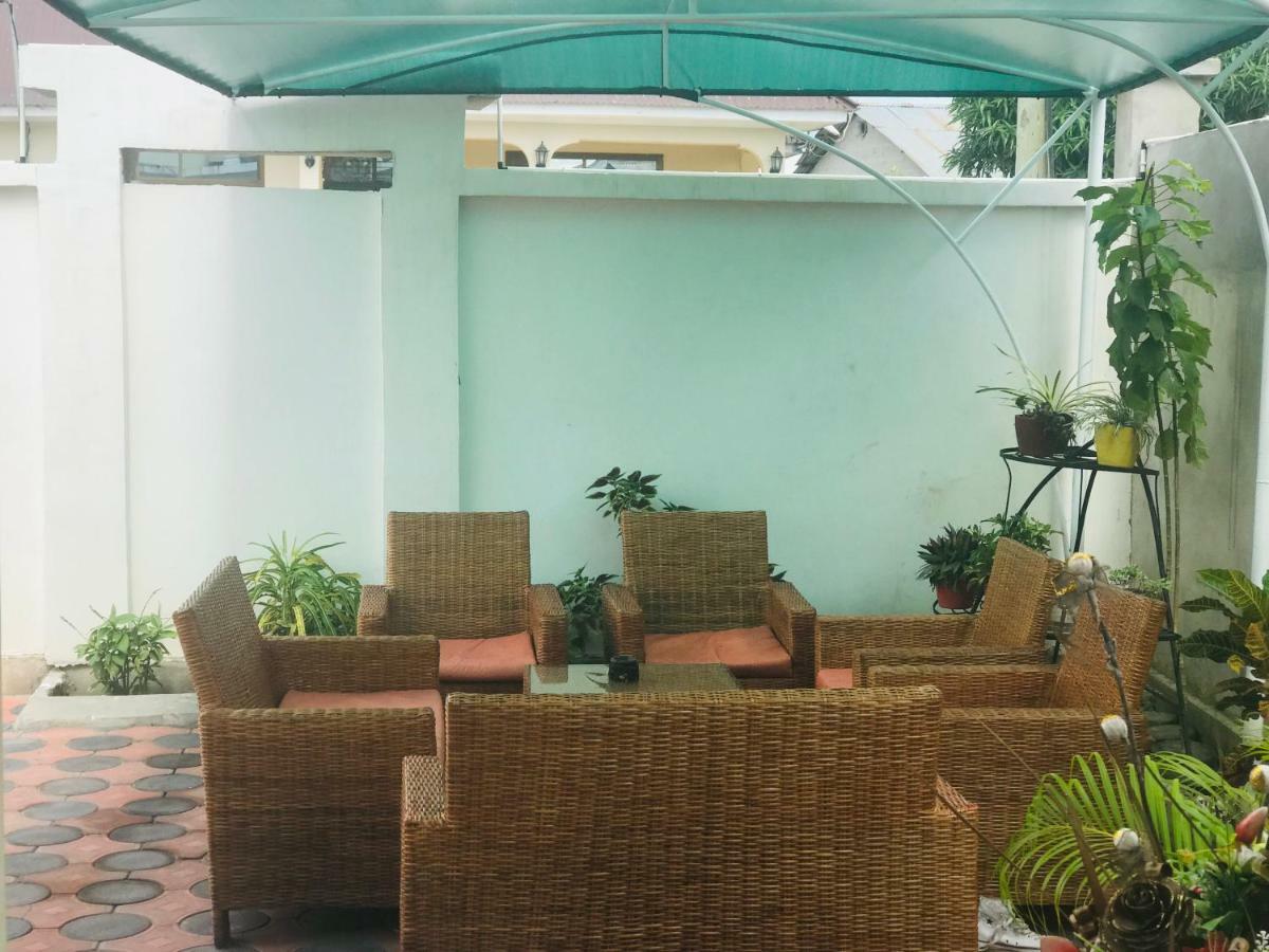 Chibuba Airport Accommodation ダル・エス・サラーム エクステリア 写真